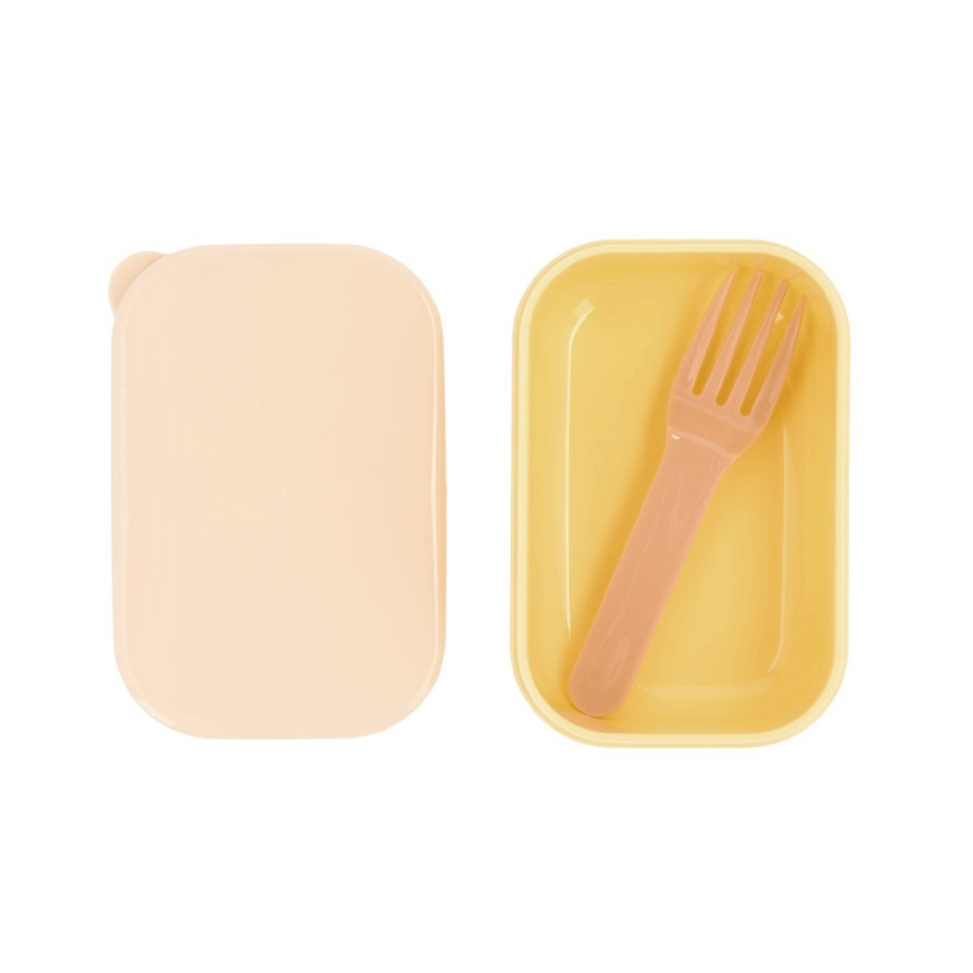 Caixa de almoço bege com interior amarelo e garfo cor de rosa