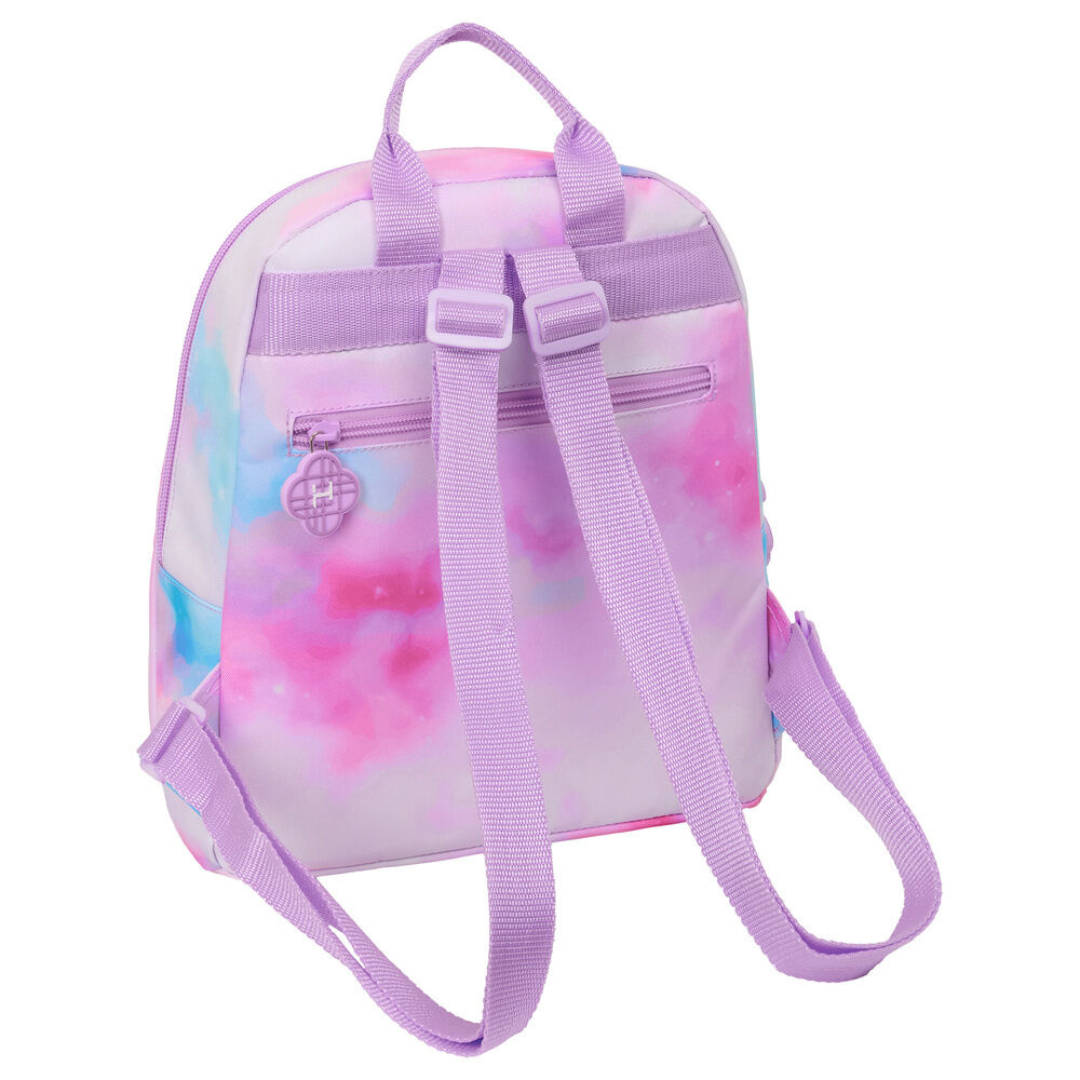 Mochila colorida rosa, lilás e azul com alças lilás e bolso traseiro com fecho.