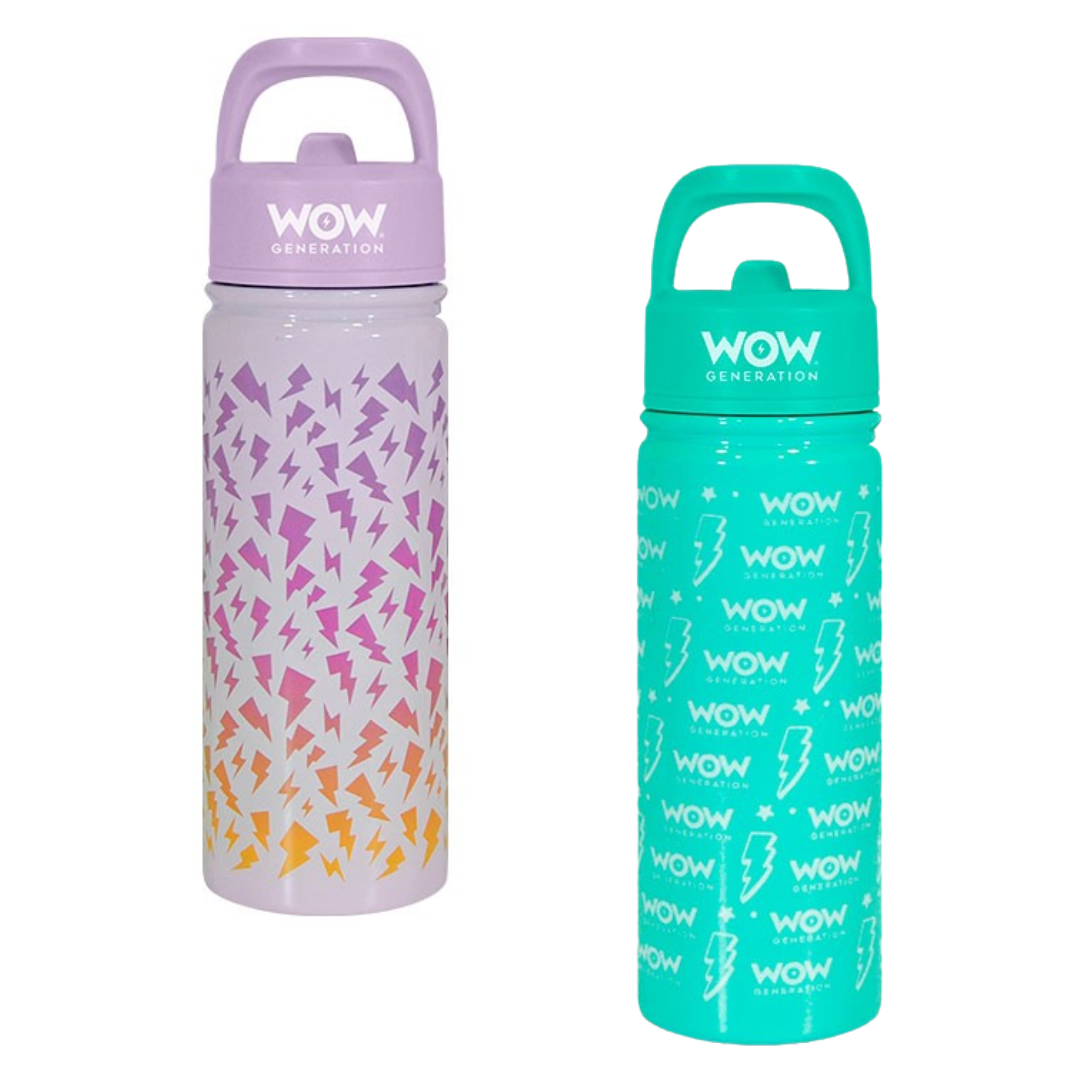Duas garrafas de água reutilizáveis coloridas com padrões de raios e texto WOW