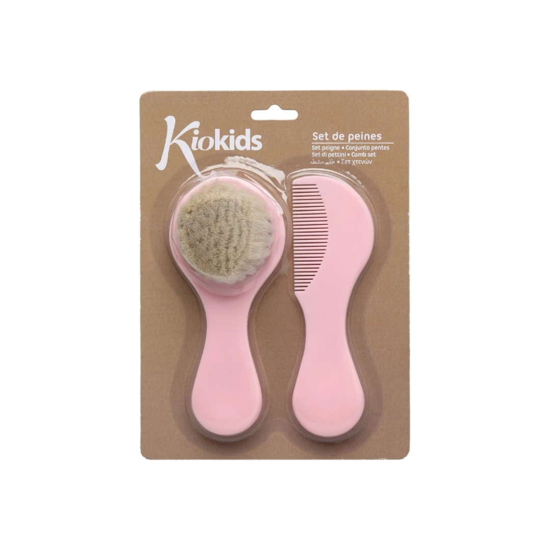 Conjunto de pente e escova rosa Kiokids embalado em cartão castanho