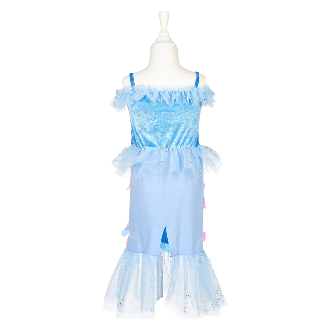 Vestido de criança azul claro com folhos e detalhes brilhantes