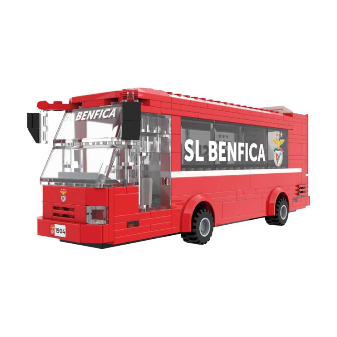 Autocarro de brinquedo vermelho dos blocos com logótipo SL BENFICA e emblema do clube