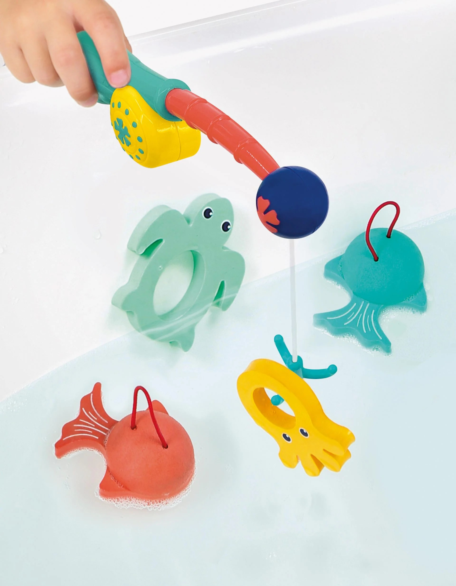 Brinquedo de pesca de banho colorido com peixes e tartaruga de espuma e cana de pesca de plástico.