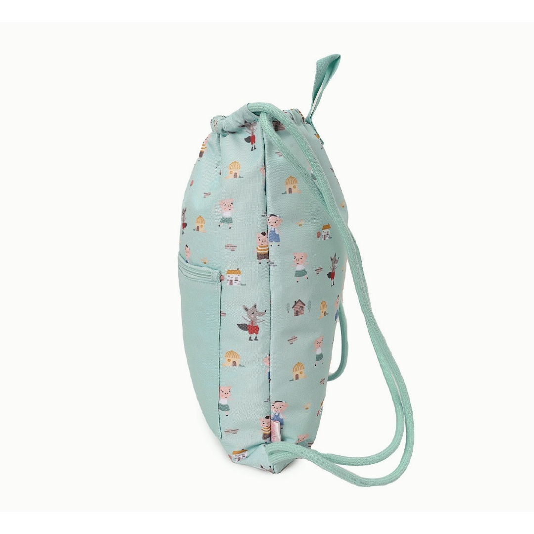 Mochila infantil azul claro com desenhos de animais e casinhas