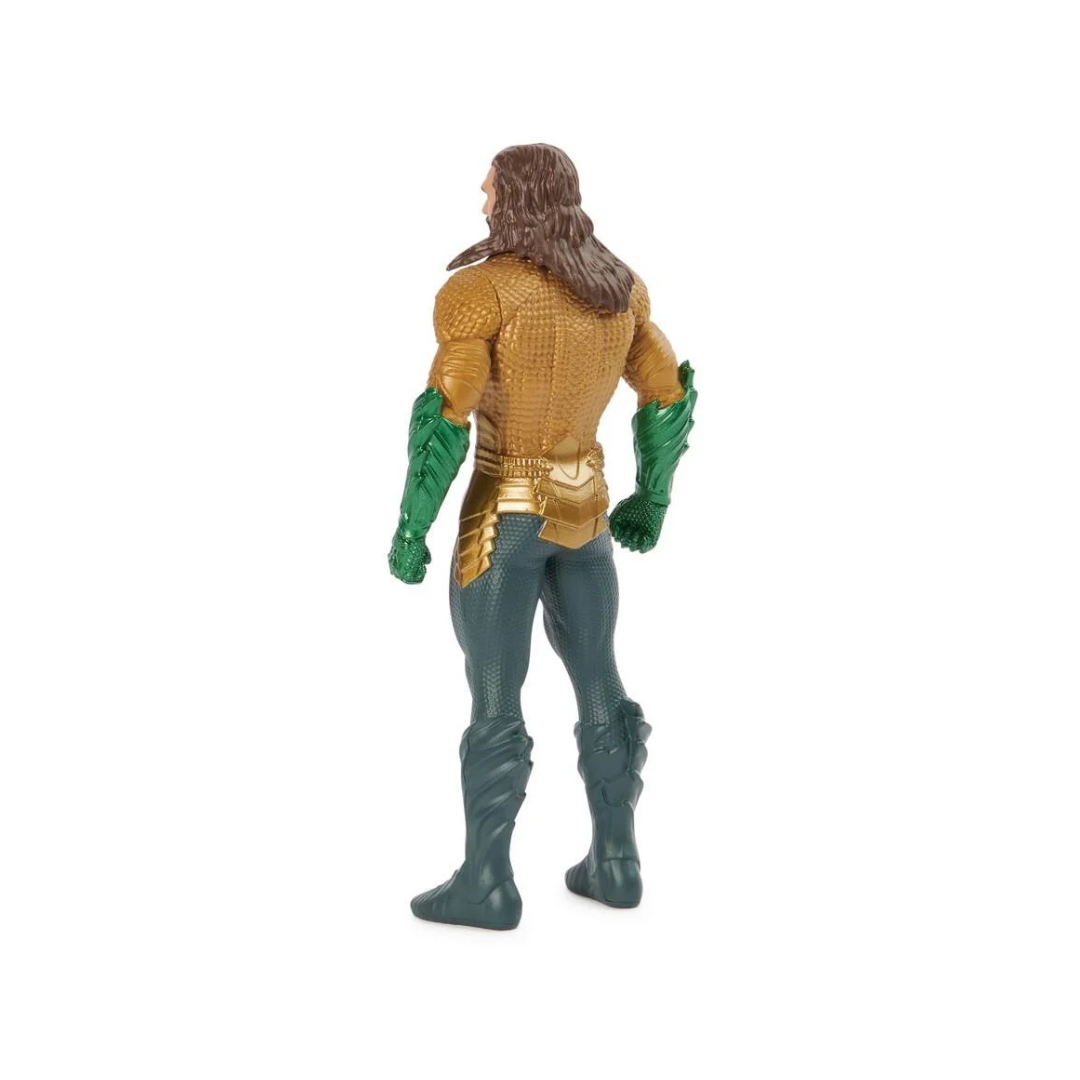 Figura de ação Aquaman vista de costas com roupa dourada e verde