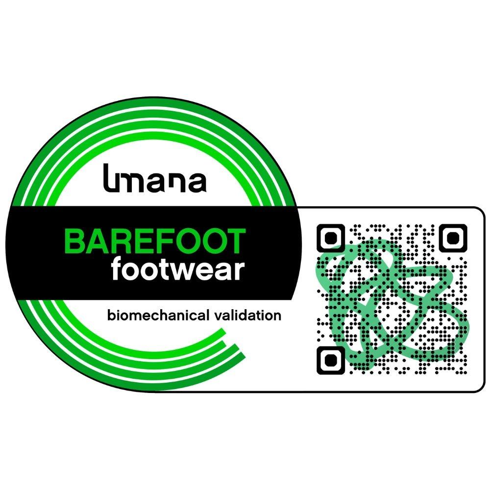 Etiqueta branca e verde para calçado Barefoot da marca Umana com código QR.