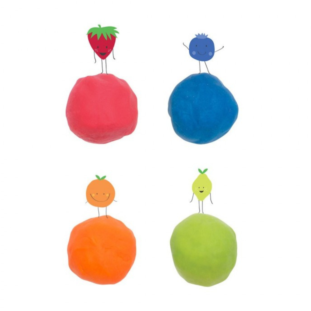 Quatro bolas coloridas de plasticina com figuras de frutas sorridentes desenhadas em cima, fundo branco.