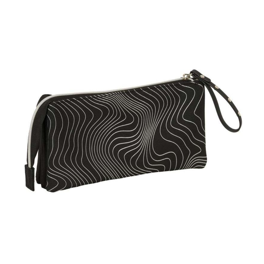 Necessaire preta com padrão de linhas brancas onduladas e fecho de correr cinzento