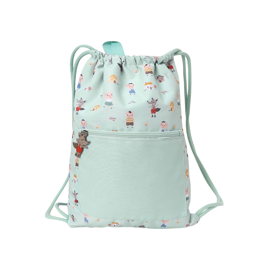 Mochila saco azul claro com padrão de personagens e bolso frontal