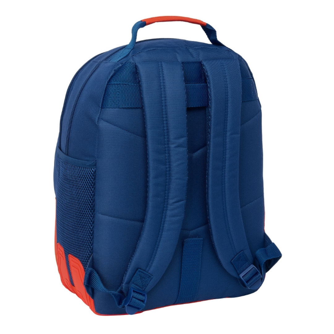 Mochila azul com detalhes laranja vista de costas