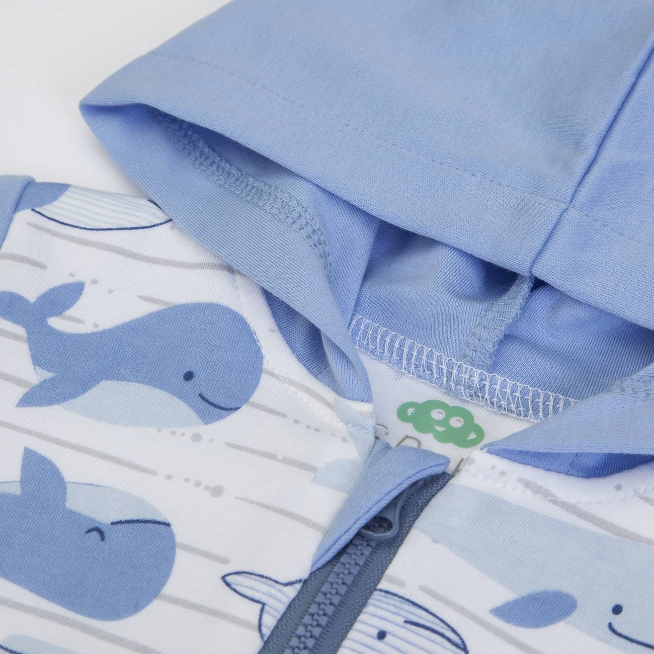 Roupa de bebé capuz azul padrão baleias fecho zip