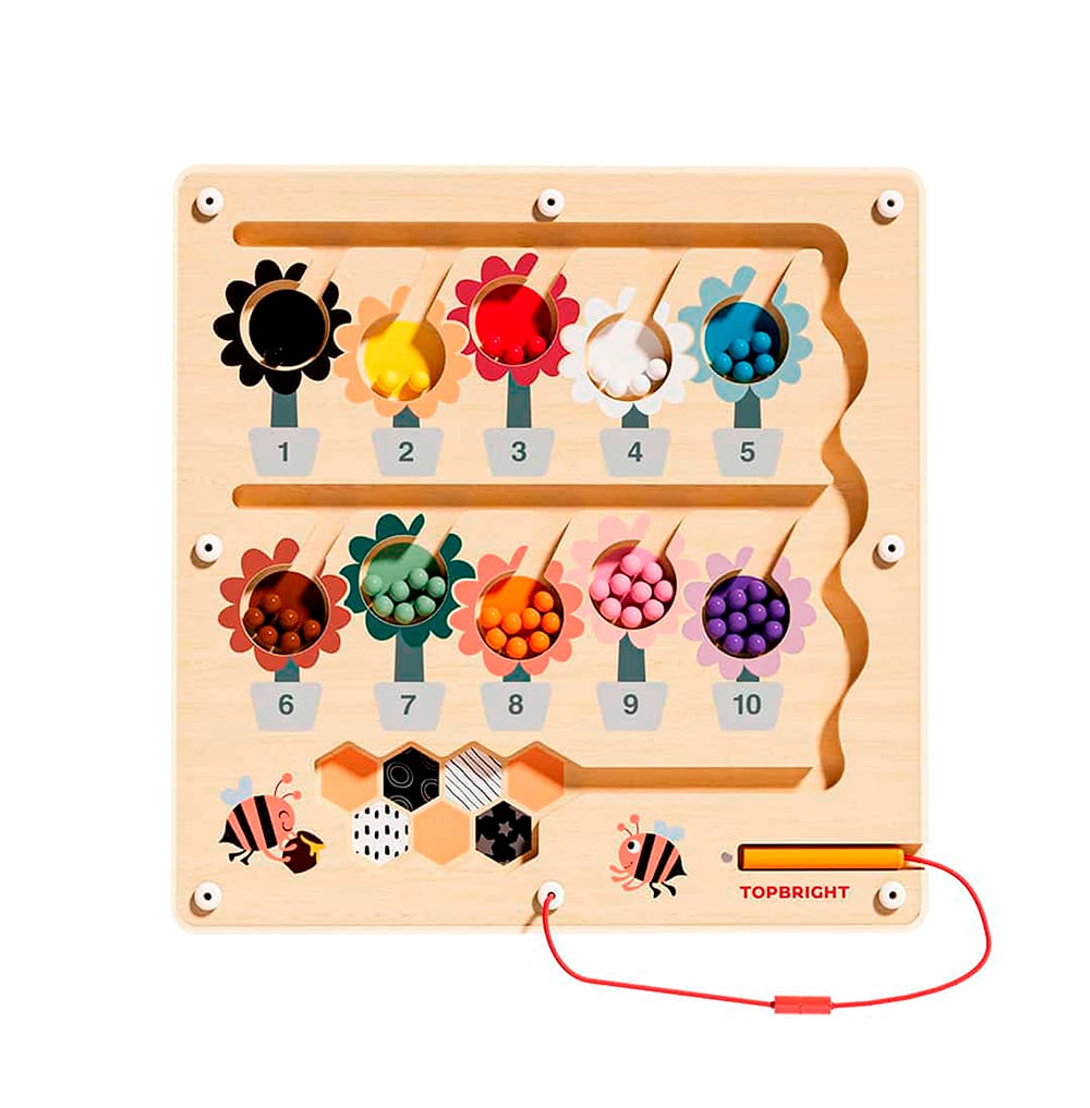 Tabuleiro de madeira com flores numeradas, bolas coloridas, abelhas ilustradas e lápis magnético vermelho