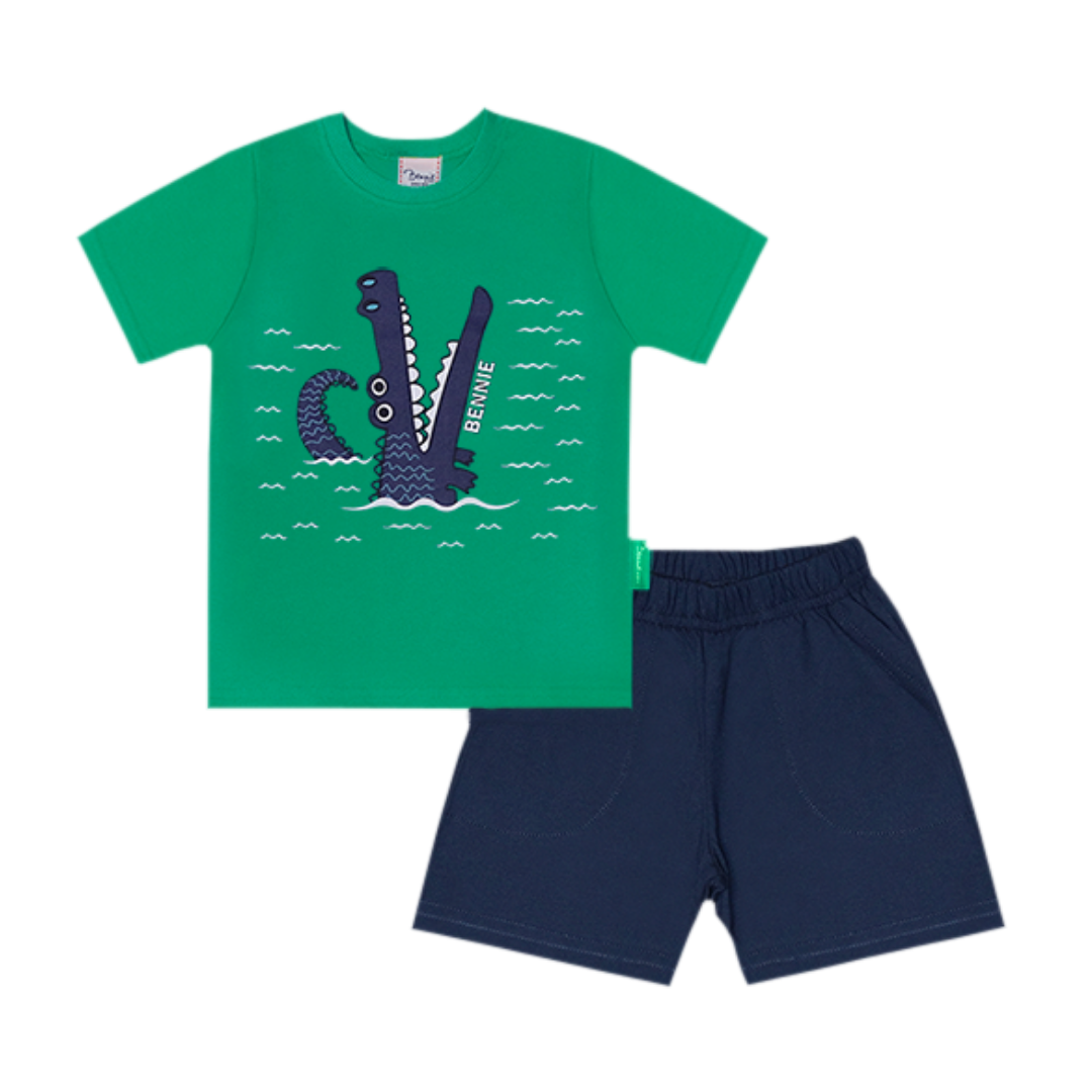 Conjunto infantil com t-shirt verde e calções azuis escuros