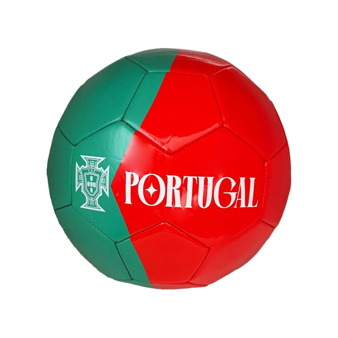 Bola de futebol verde e vermelha com o texto PORTUGAL e um emblema branco