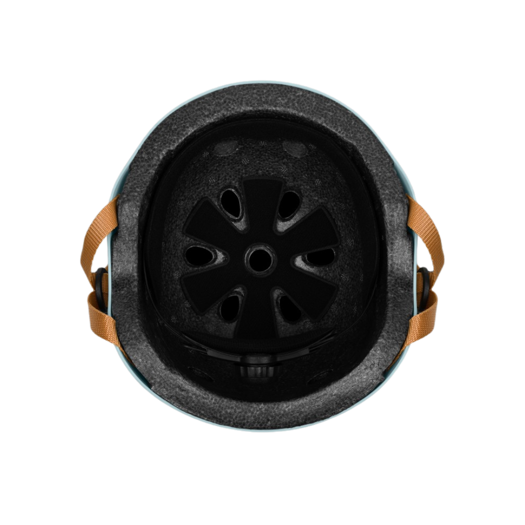 Capacete preto com interior acolchoado e alças castanhas visto de cima