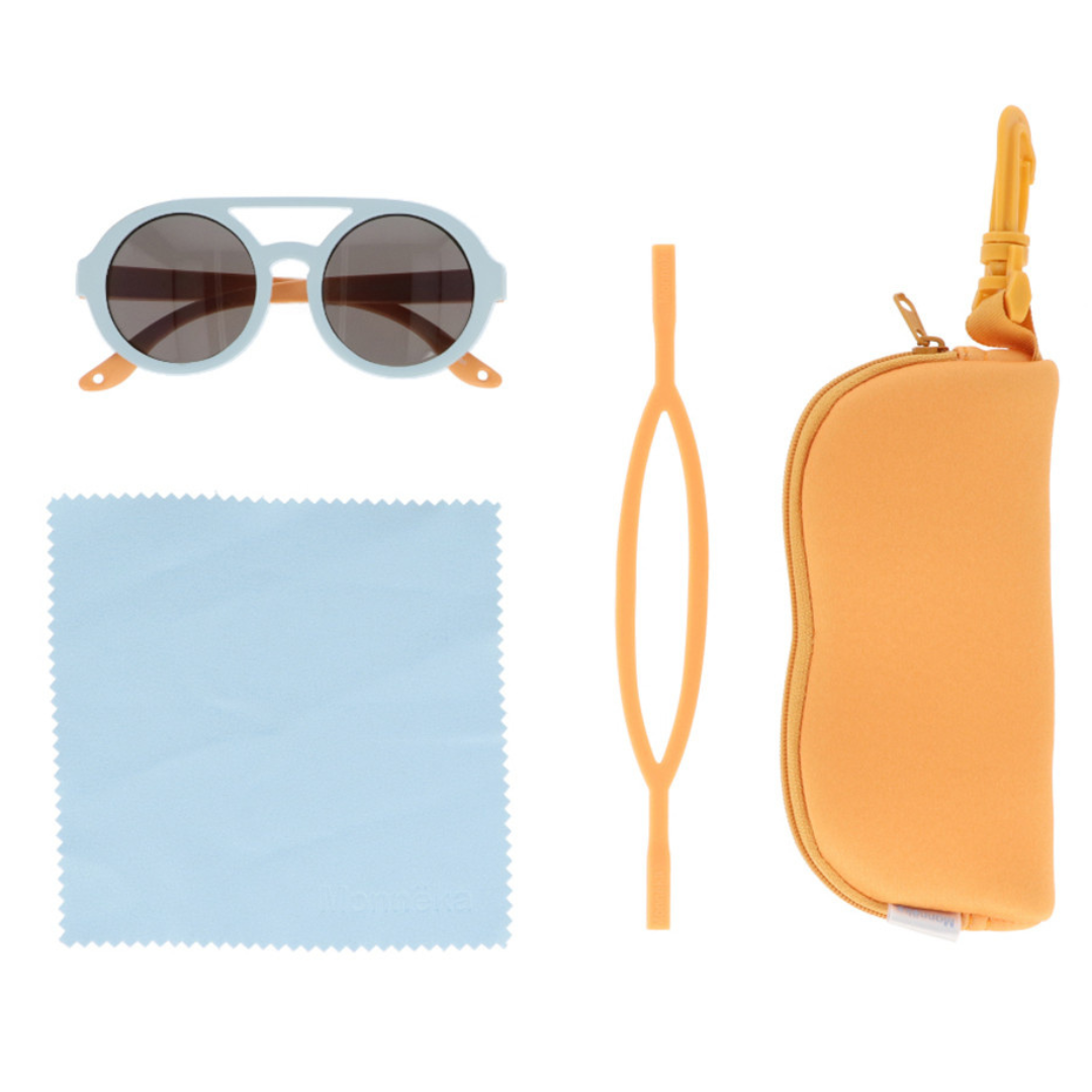 Conjunto de óculos de sol com acessório e estojo em azul claro e laranja