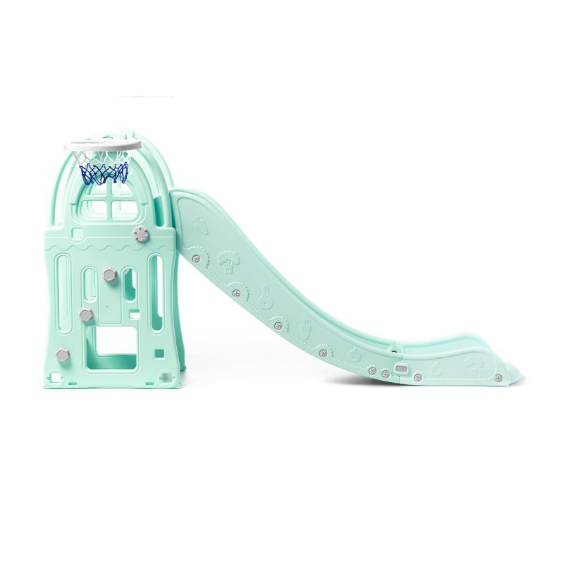 Escorrega infantil azul claro com pequena cesta de basquetebol