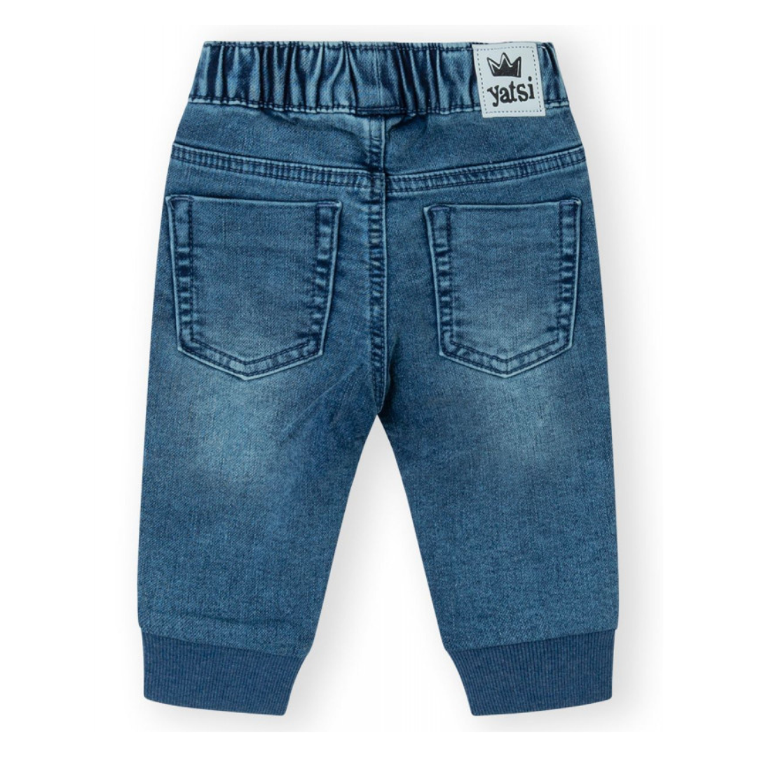Calças de ganga azuis para bebé com bolsos posteriores e etiqueta yatsi