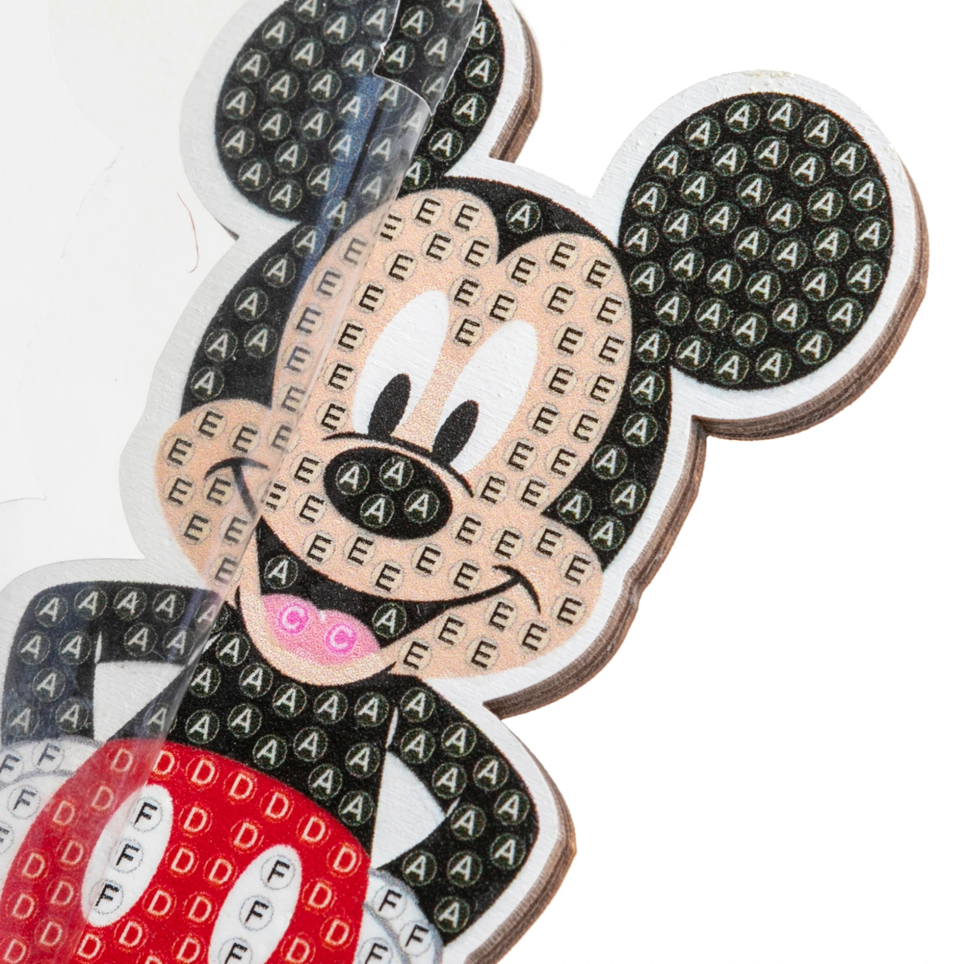 Adesivo de papel de Mickey Mouse com letras no design
