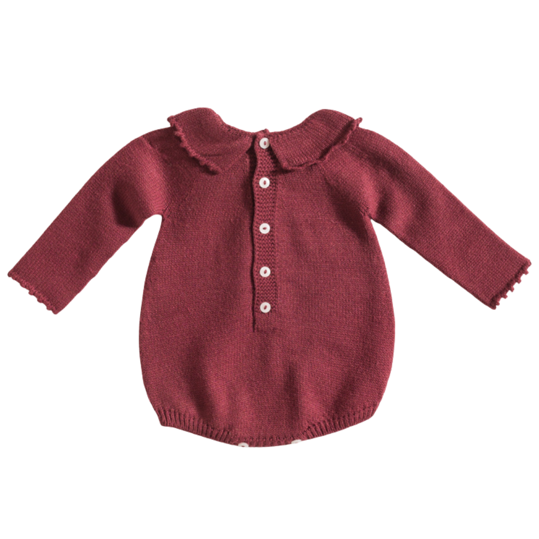 Macacão de bebé bordô em malha com gola e botões brancos