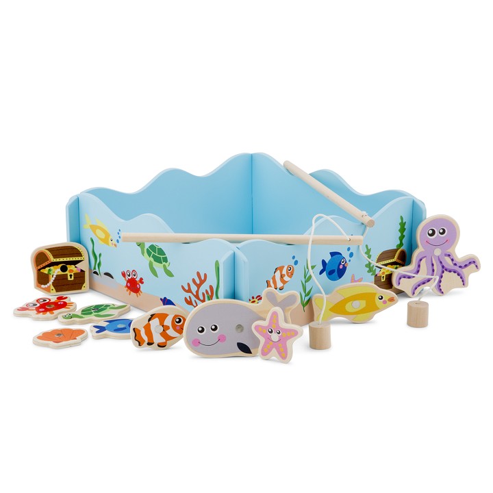 Brinquedo educativo de pesca em madeira com vários peixes e formas marinhas coloridas