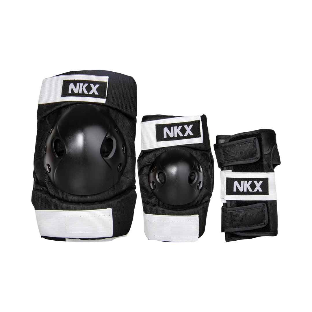 Conjunto de proteção desportiva preto e branco com etiqueta NKX