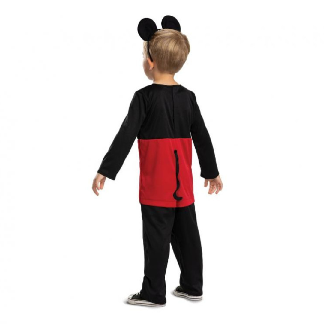 Criança com fato preto e vermelho de rato com orelhas e cauda