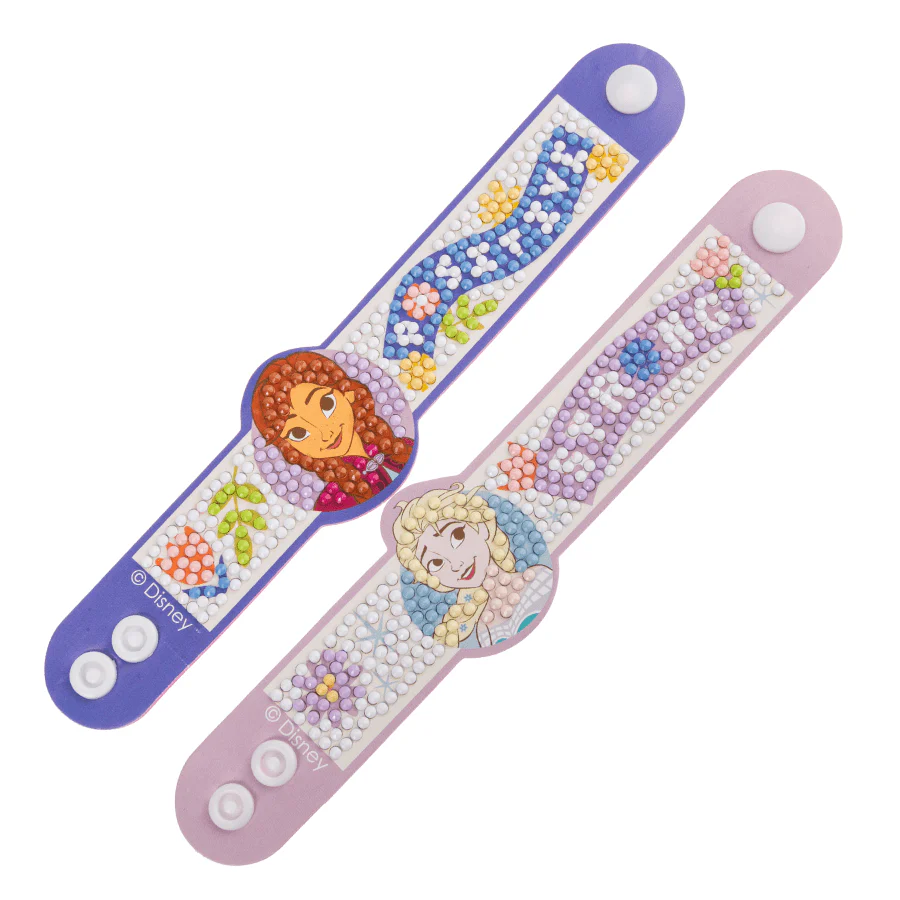 Pulseiras de tecido decoradas com contas coloridas e rostos de personagens Disney