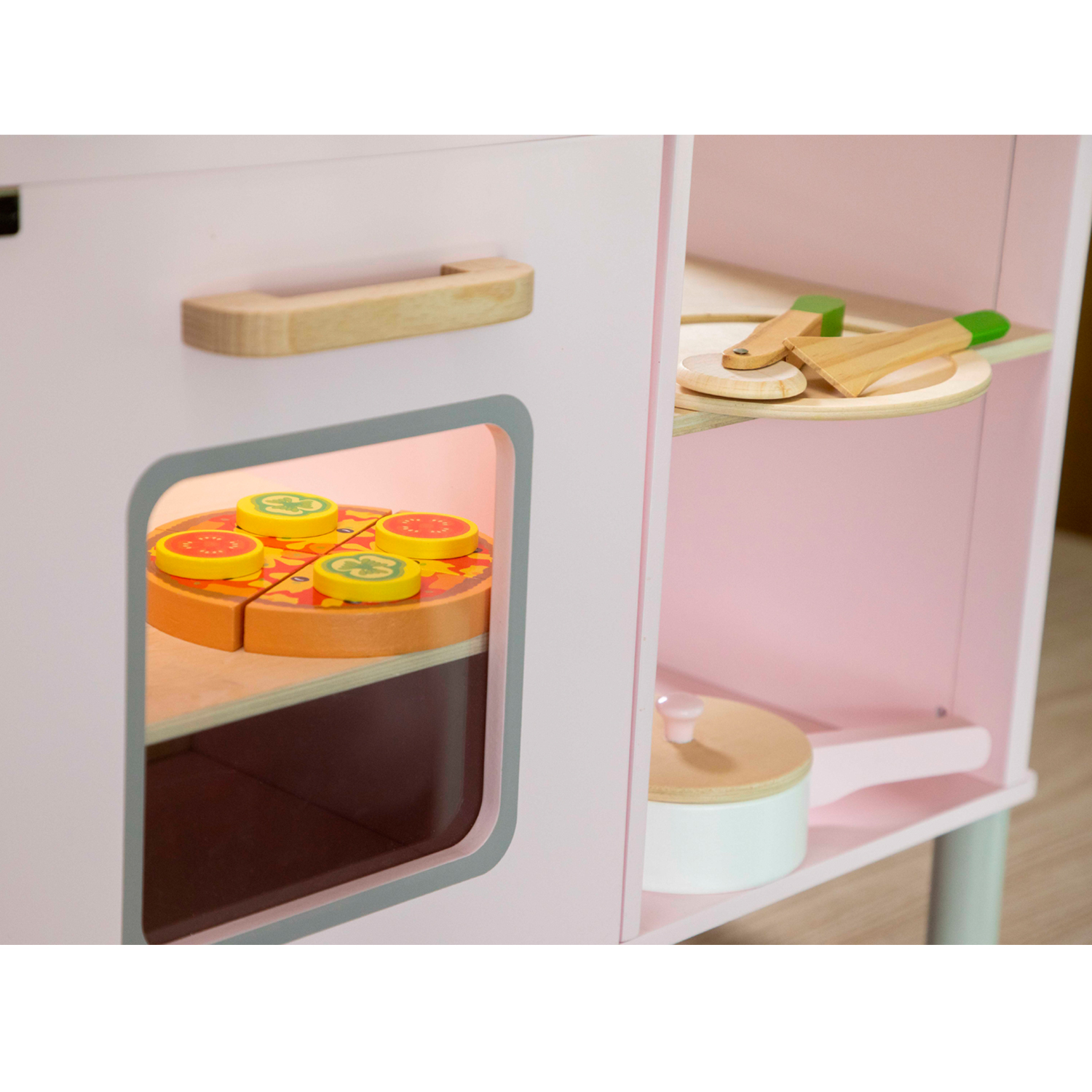 Cozinha de brincar rosa em madeira com forno e acessórios de cozinha em madeira
