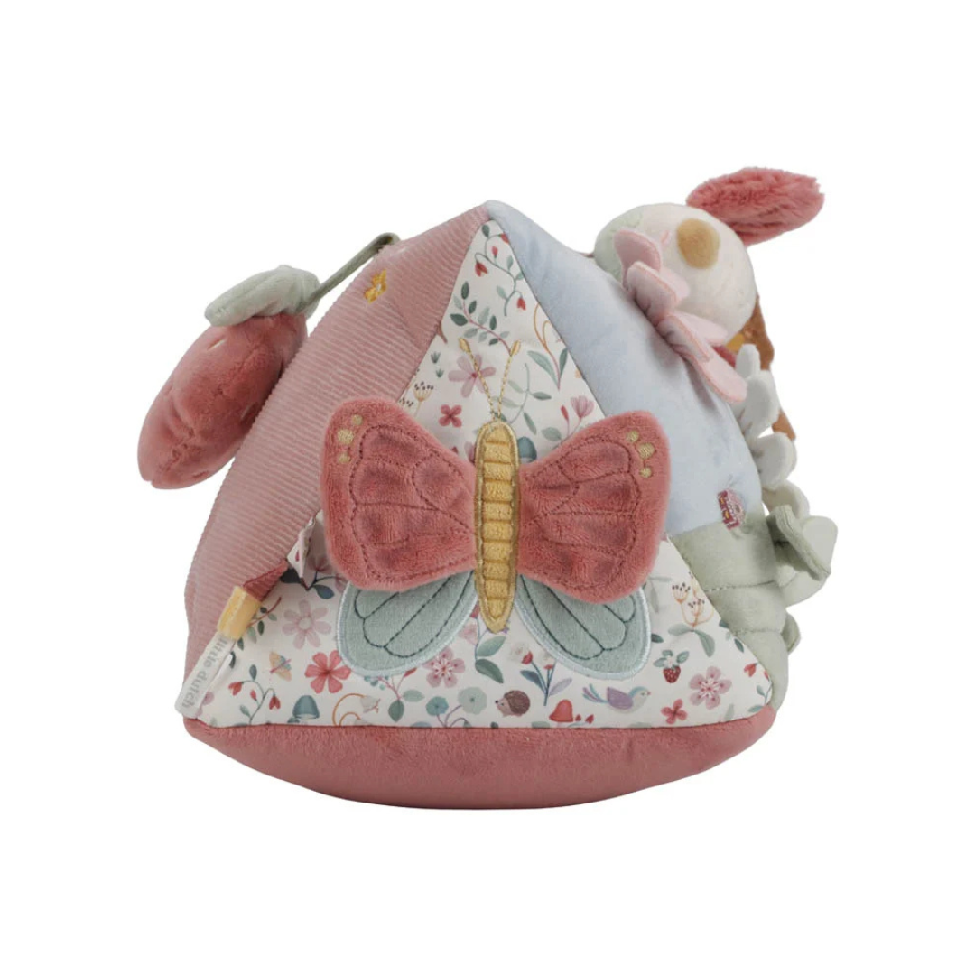 Brinquedo de peluche triangular com borboleta e coelho em cores pastel