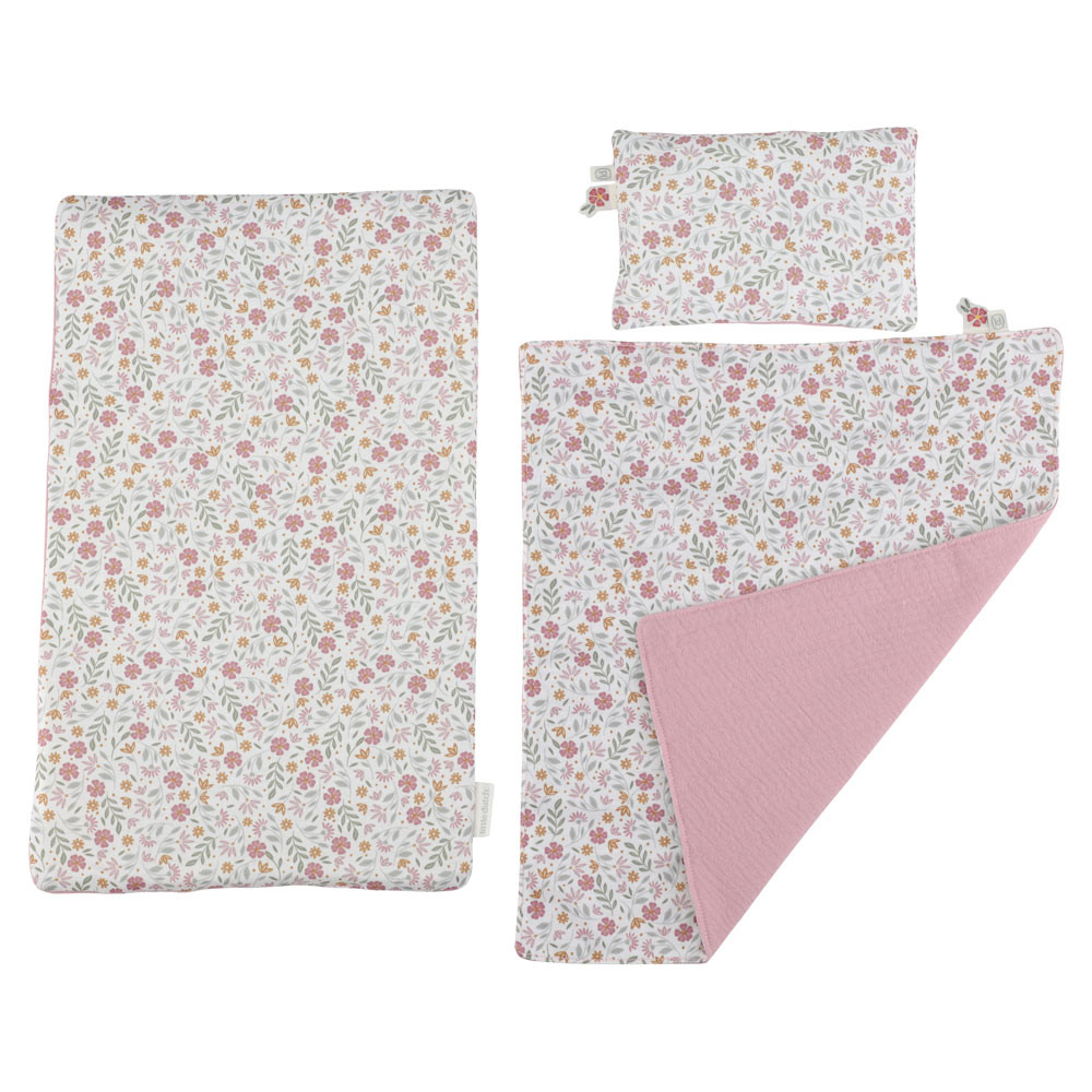Conjunto bébé com padrão floral colorido e rosa, inclui almofada, manta e trocador