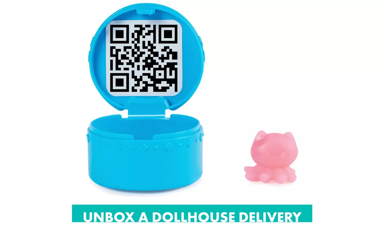 Caixa azul aberta com código QR e boneca rosa ao lado
