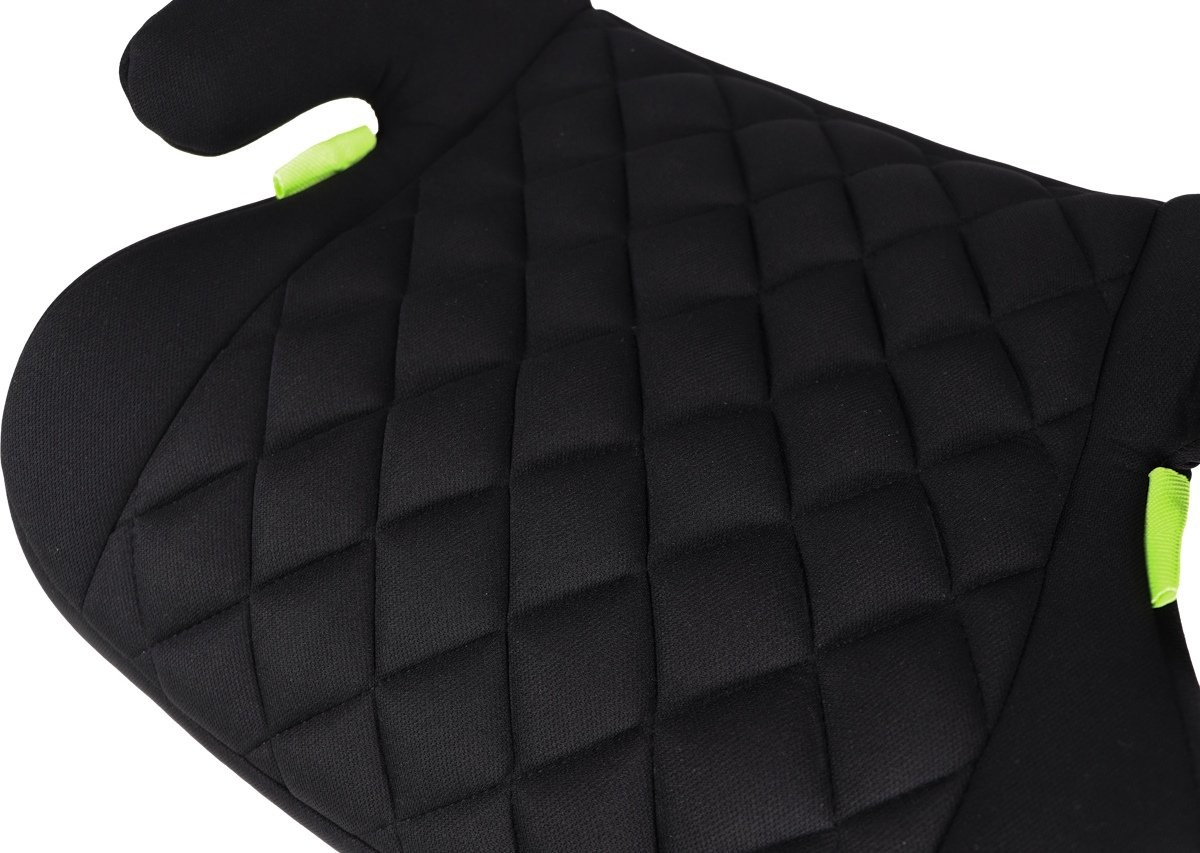 Assento almofadado preto acolchoado com detalhes verdes