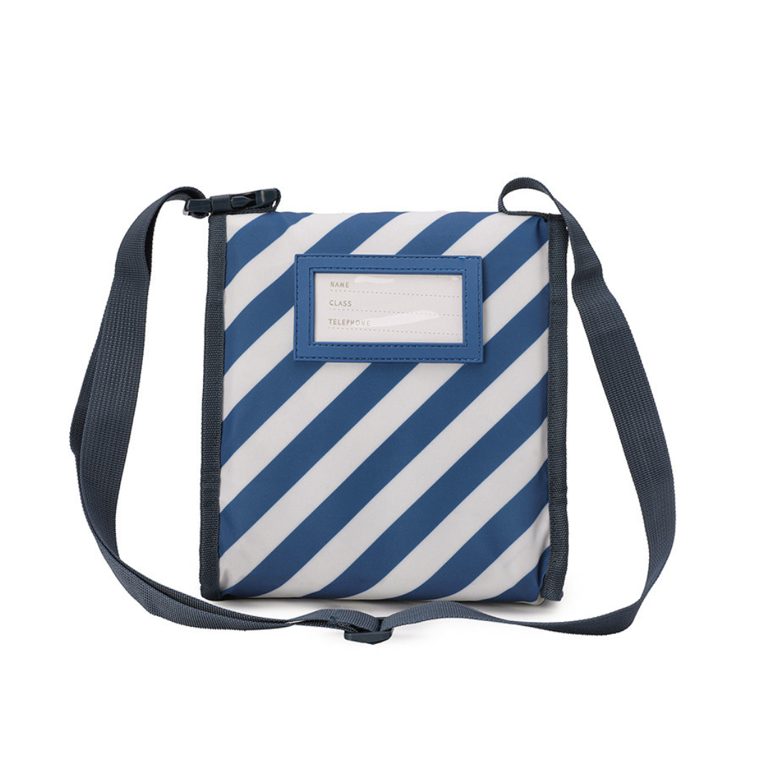 Mala tiracolo azul e branca às riscas com bolso frontal e alça regulável