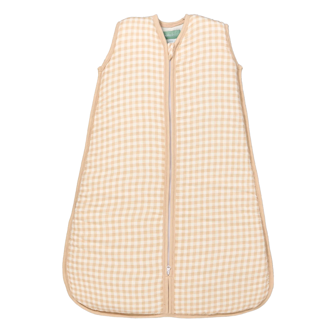 Saco de dormir para bebé bege e branco com padrão xadrez e fecho zip