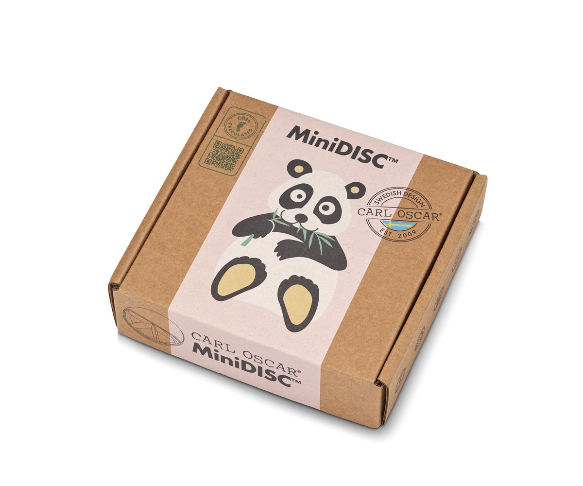 Caixa de MiniDISC de cartão castanho com desenho de panda e selo colorido