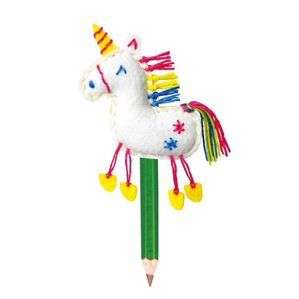 Lápis verde com figura de unicórnio em feltro colorido