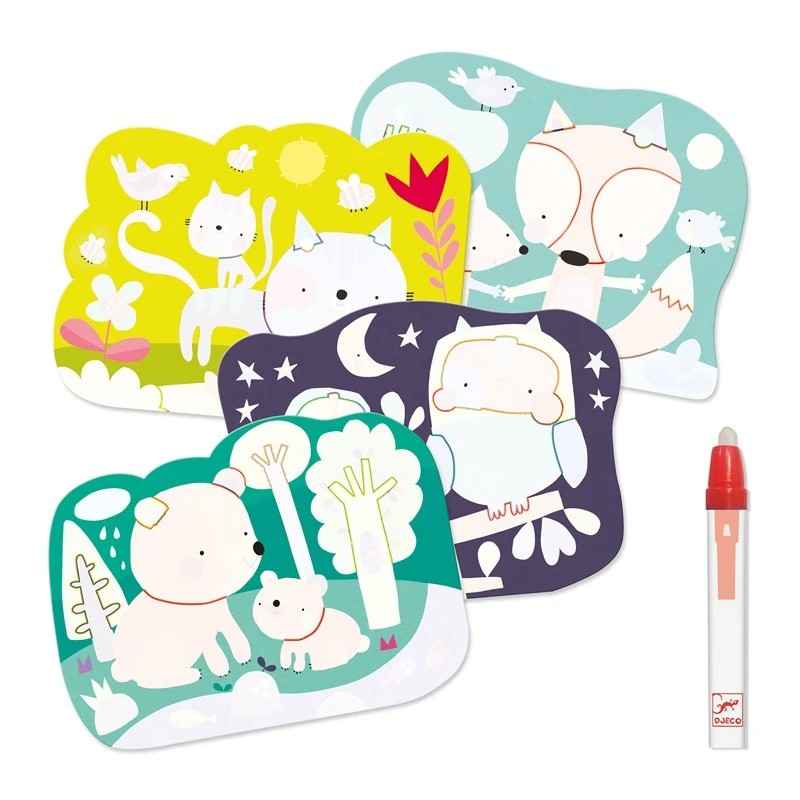 Placas infantis coloridas com desenhos de animais e caneta para desenhar