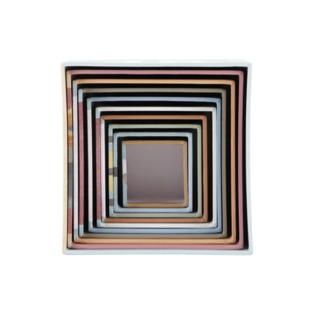 Conjunto de caixas quadradas coloridas aninhadas