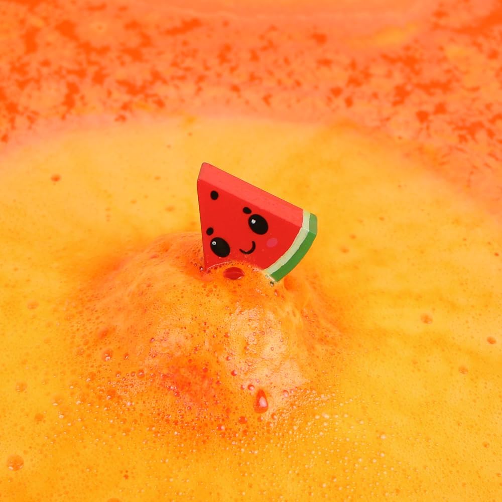 Fatía de melancia decorativa a boiar em espuma alaranjada