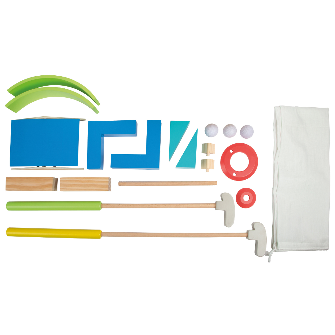 Peças de madeira coloridas e saco branco para jogo de croquet