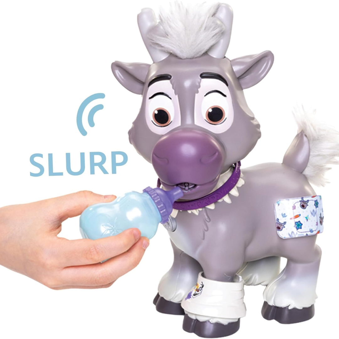 Brinquedo de rena cinzenta com mamadeira azul e texto SLURP