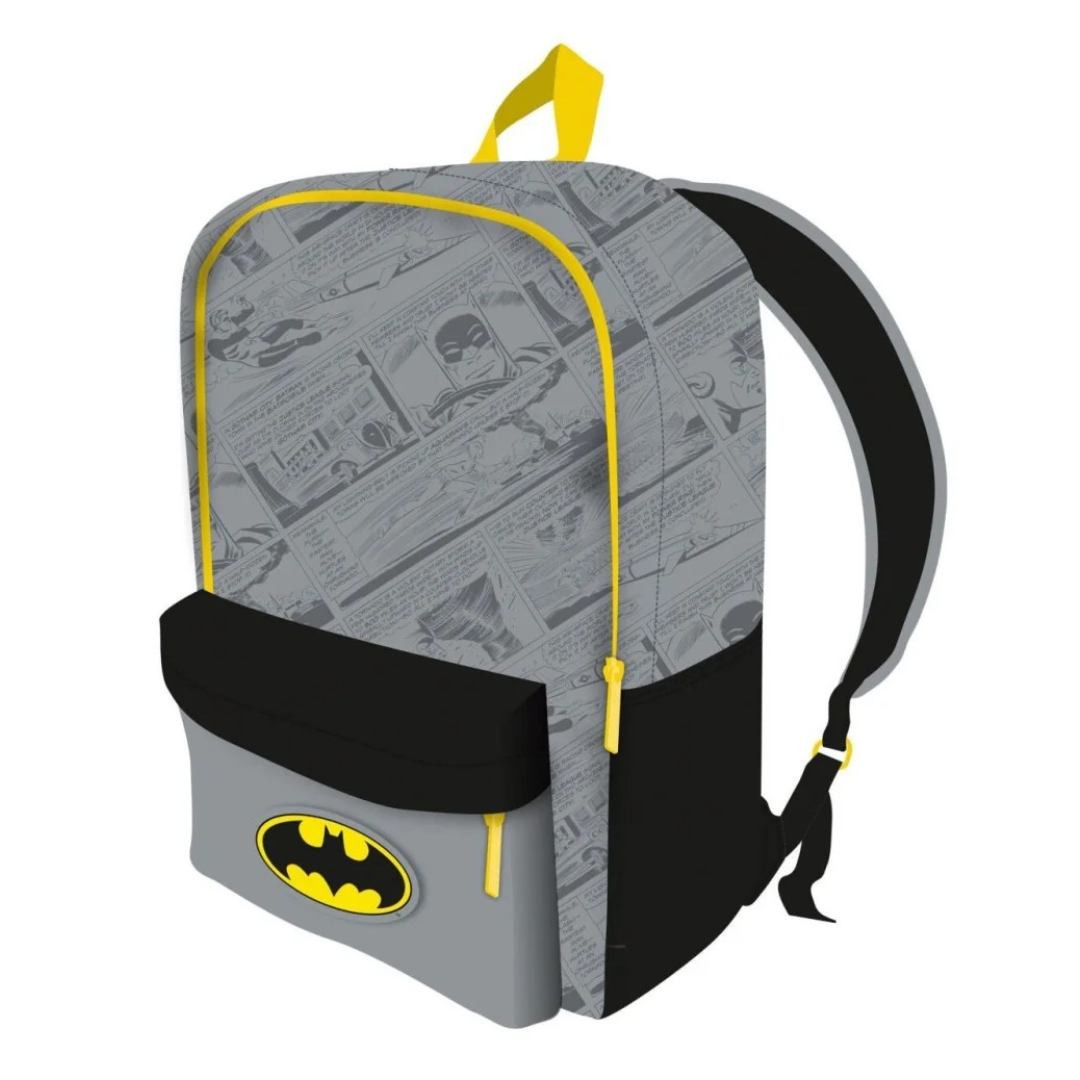 Mochila cinza com padrão de banda desenhada e logótipo do Batman em bolso frontal