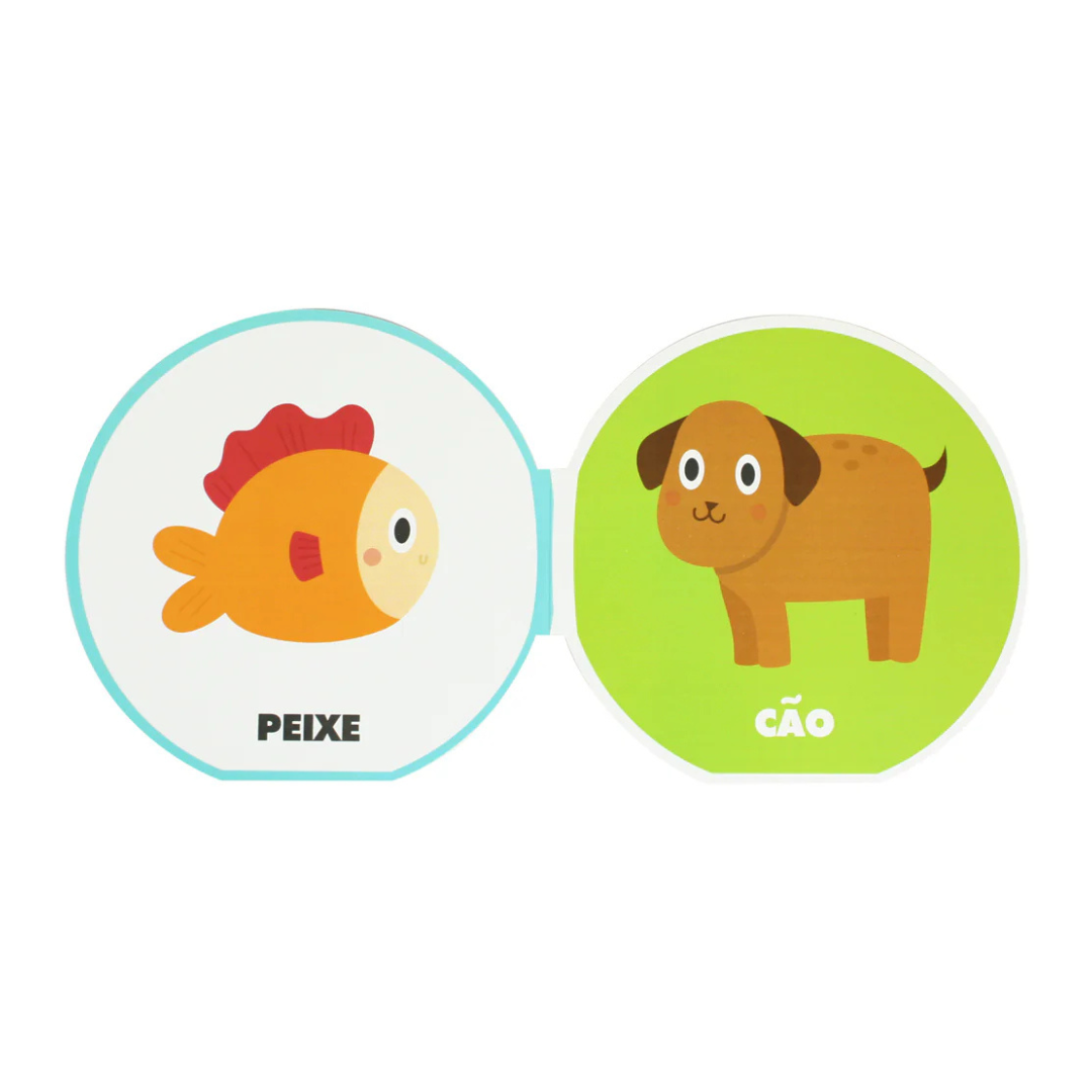 Livro infantil com desenhos de peixe e cão e legendas em português.