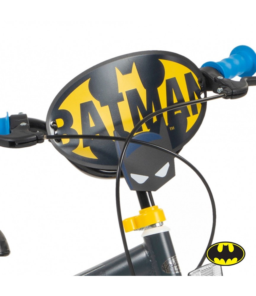 Guidão de bicicleta com pega azul e placa decorativa Batman