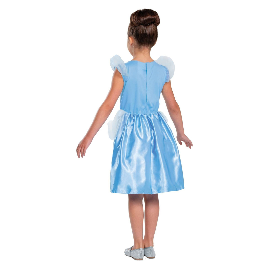 Vestido azul claro brilhante com mangas de tule e laço branco na cintura, visto de costas em criança