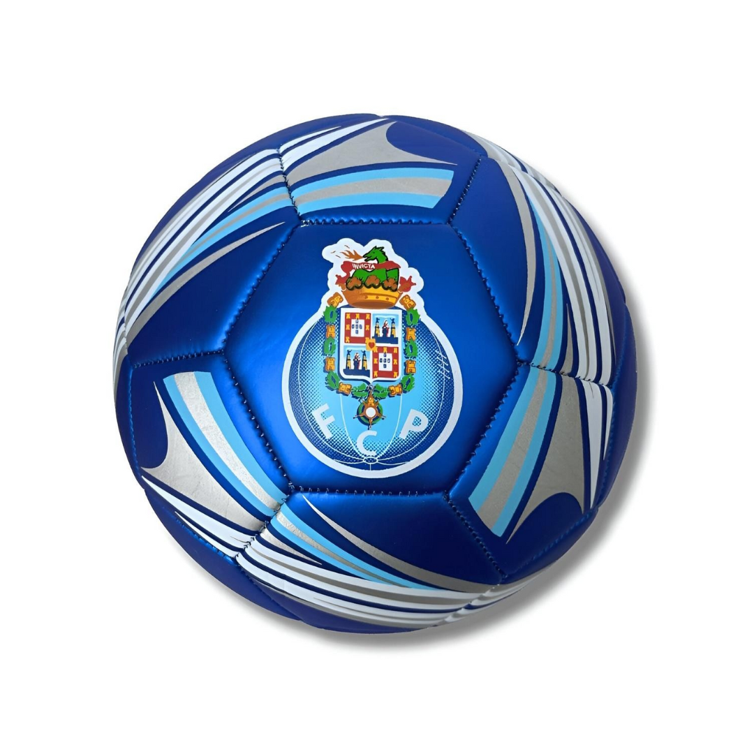 Bola de futebol azul com o emblema do FC Porto