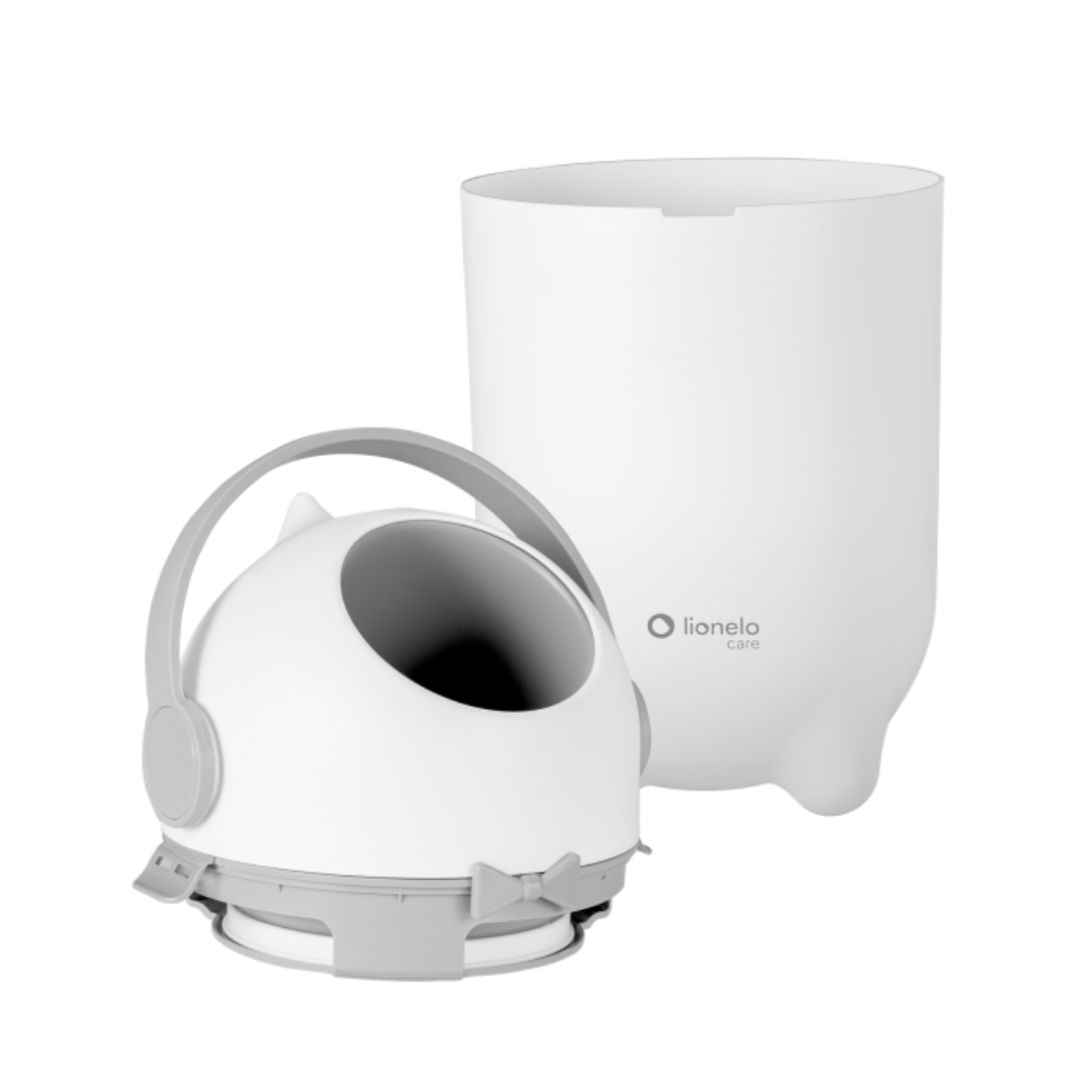 Recipiente branco com tampa cinzenta em forma de cabeça de gato e base cilíndrica.