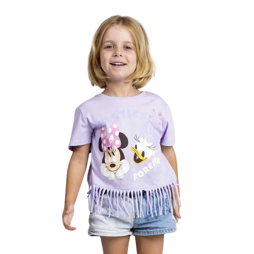Camisola lilás com estampado de Minnie e Margarida e franjas, calções de ganga claros