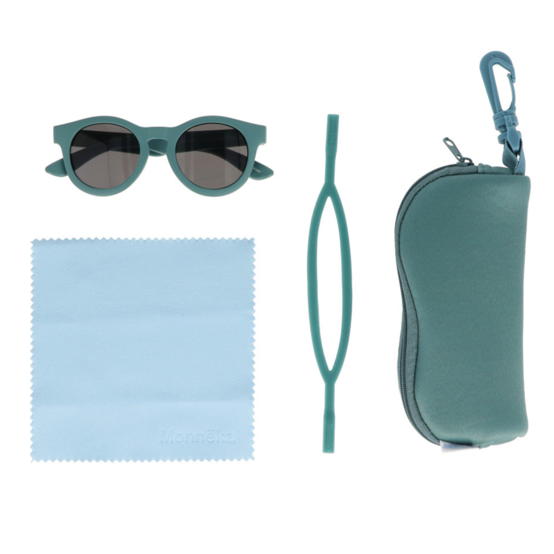 Conjunto de óculos de sol com acessórios em verde-azulado e pano de limpeza azul claro